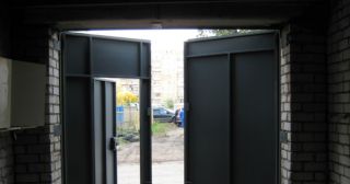 Купить гаражные ворота распашные Гатчина, цена от 3933 руб.